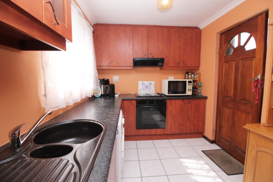 3 Bedroom Property for Sale in Wetton Western Cape